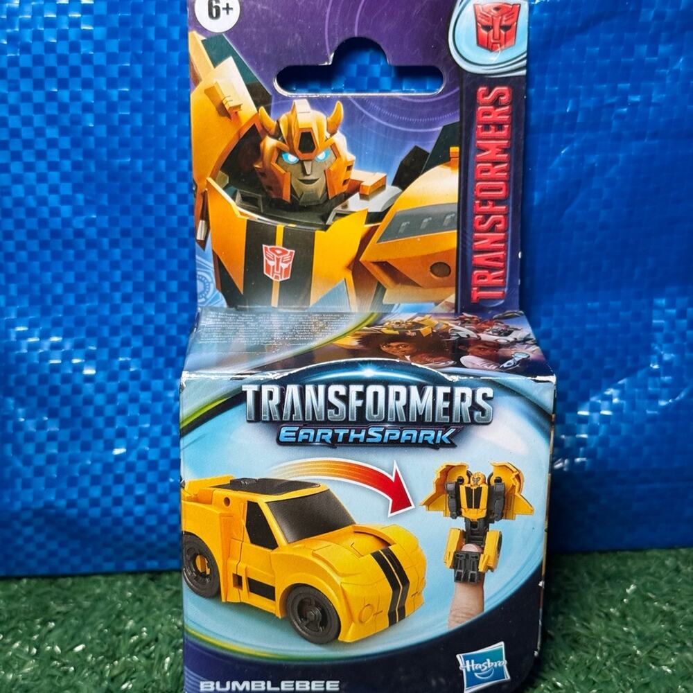 Hasbro Bumblebee Transformers EarthSpark Series